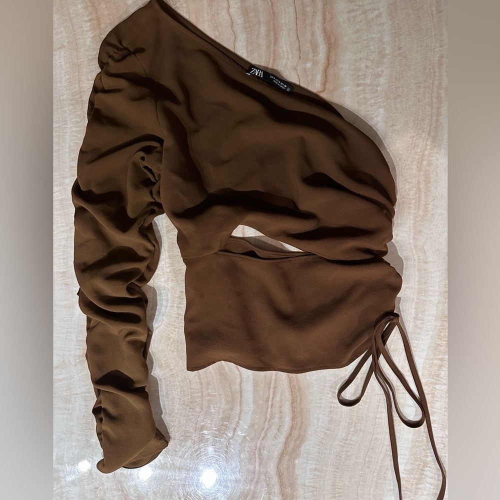 Zara One shoulder scrunch tye top!